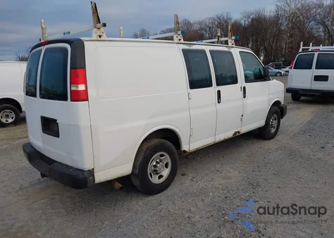 2012 Chevrolet Express 2500 Work Van z USA, uszkodzony, nr VIN 1GCWGFCAXC1167865